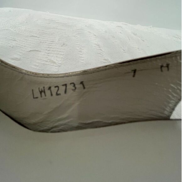 Stuart Weitzman Gold Peep Toe Slingback Wedges, Size 7, Luxury Coastal Grandma - Picture 10 of 10